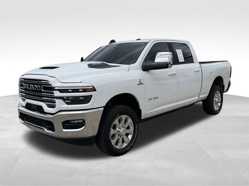Used 2025 RAM 2500 Laramie AWD/4WD image 4