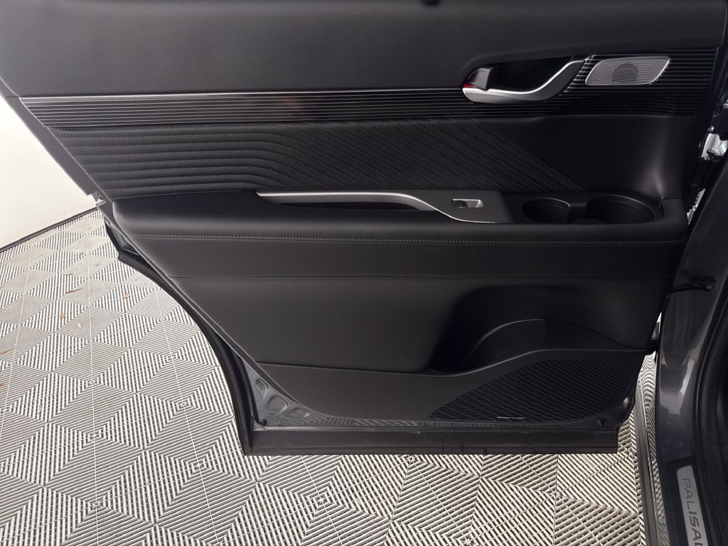 Used 2025 Hyundai Palisade Calligraphy FWD image 14