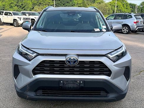 Used 2022 Toyota RAV4 XLE w/ Convenience Package AWD/4WD image 2