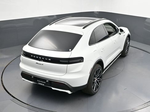 New 2024 Porsche Macan 4 Electric AWD/4WD image 36