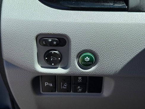 Used 2016 Honda Pilot Touring image 27