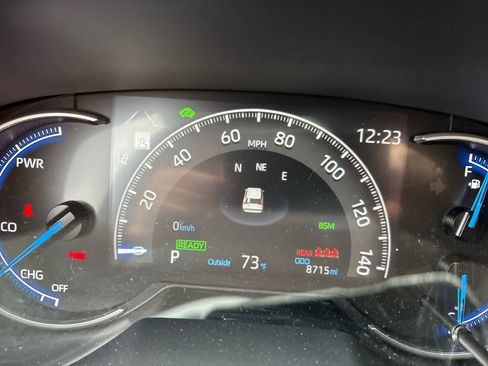 Used 2025 Toyota RAV4 XLE AWD/4WD image 13