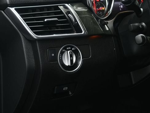 Used 2019 Mercedes-Benz GLE 400 4MATIC image 11