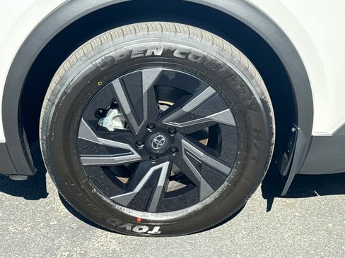 New 2026 Toyota C-HR AWD/4WD image 5