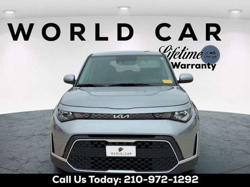 Used 2023 Kia Soul LX w/ LX Technology Package FWD image 2
