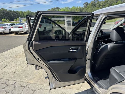 Used 2021 Nissan Rogue Platinum AWD/4WD image 8