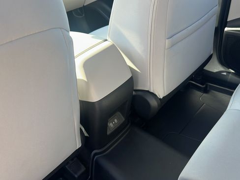 Certified 2025 Hyundai Tucson SE FWD image 14