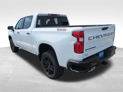 New 2026 Chevrolet Silverado 1500 LT Trail Boss w/ Convenience Package II AWD/4WD image 3