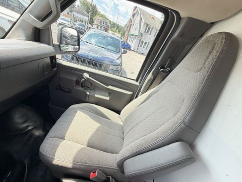 Used 2021 Chevrolet Express 3500 RWD image 22