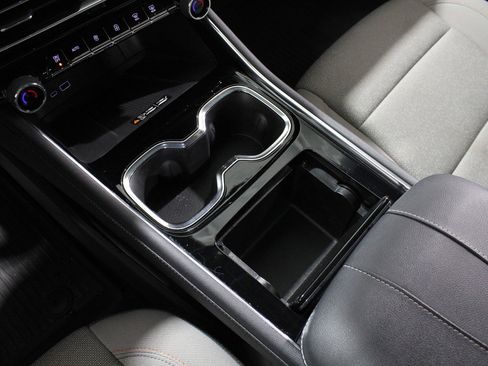 Certified 2024 Chevrolet Traverse LT w/ LPO, Floor Liner Package image 17