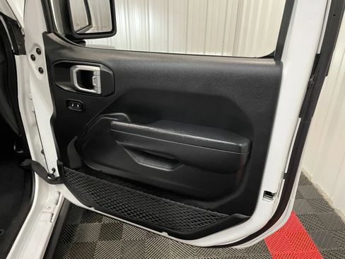 Used 2022 Jeep Wrangler Unlimited Rubicon 4xe AWD/4WD image 44