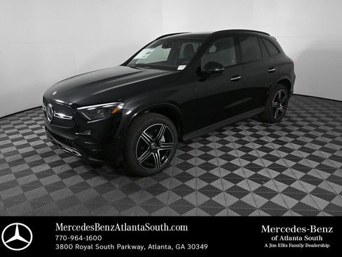 New 2026 Mercedes-Benz GLB 250 image 1