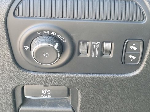 Used 2023 Jeep Wagoneer L Series II image 27