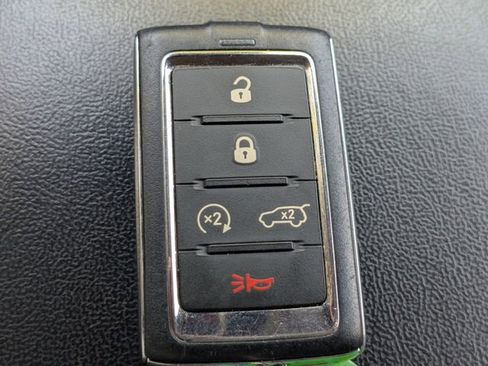 Used 2023 Jeep Grand Cherokee Limited image 35