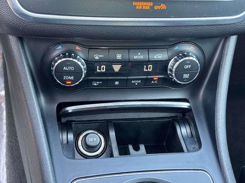 Used 2018 Mercedes-Benz CLA 250 4MATIC image 21