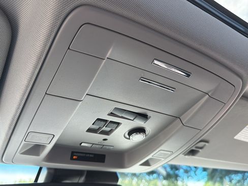 Used 2019 GMC Yukon SLT AWD/4WD image 21