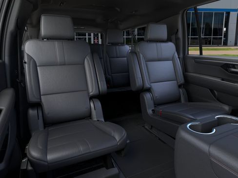 New 2026 Chevrolet Suburban RST w/ RST Capability Package AWD/4WD image 17