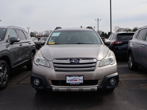 Used 2014 Subaru Outback 2.5i Limited w/ Moonroof Package image 5