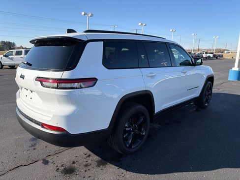 New 2025 Jeep Grand Cherokee L Altitude image 5