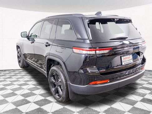 New 2025 Jeep Grand Cherokee Limited w/ Luxury Tech Group II image 11