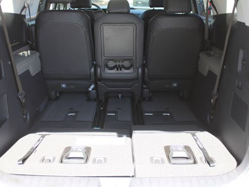 New 2026 Kia Carnival FWD image 14