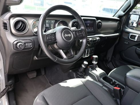 Used 2021 Jeep Wrangler Sport AWD/4WD image 12