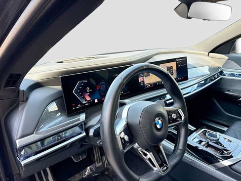 Used 2024 BMW 740i xDrive w/ Premium Package 2 AWD/4WD image 12