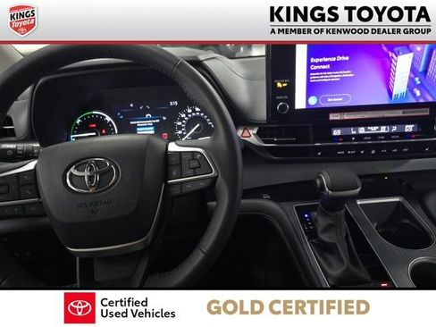 Certified 2025 Toyota Sienna XLE AWD/4WD image 21