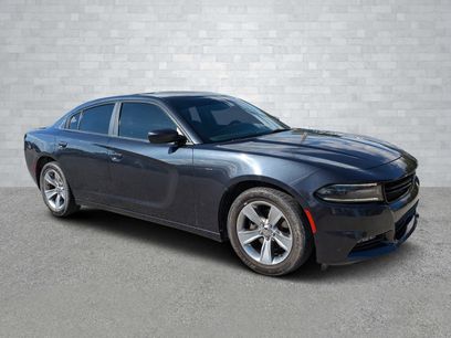 Used 2017 Dodge Charger SXT w/ Navigation & Travel Group
