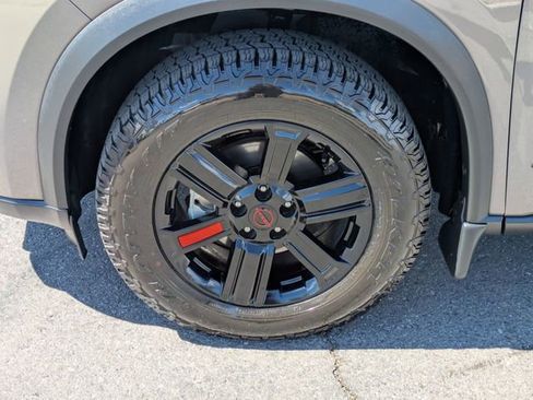 Certified 2025 Nissan Rogue SV AWD/4WD image 10