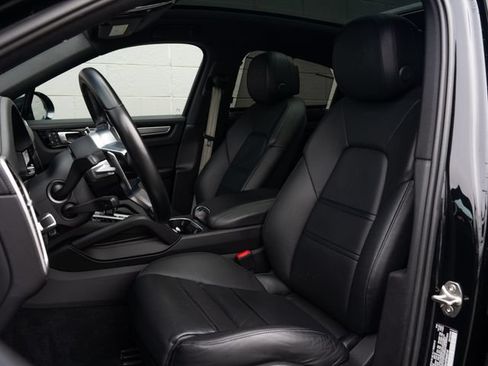 Certified 2023 Porsche Cayenne S AWD/4WD image 5