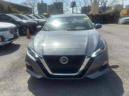 Used 2022 Nissan Altima 2.5 SV FWD image 2