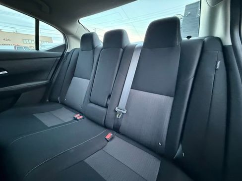 Used 2022 Nissan Sentra SV FWD image 15