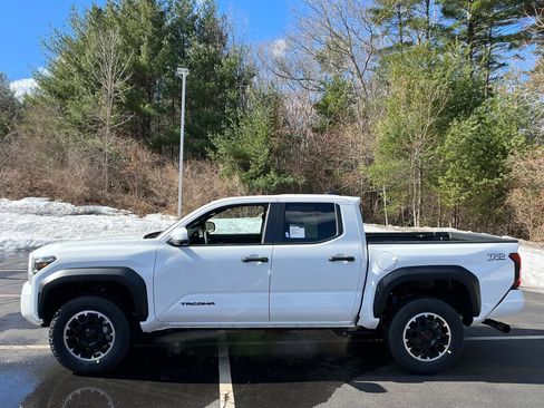 New 2026 Toyota Tacoma TRD Off-Road w/ TRD Off Road Premium Package image 2