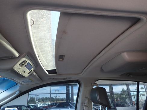 Used 2005 Nissan Armada LE w/ (U01) Technology Pkg (LE) AWD/4WD image 15