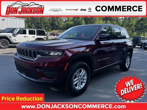 Used 2025 Jeep Grand Cherokee Laredo RWD image 1