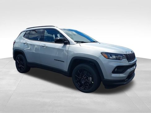 New 2026 Jeep Compass Latitude AWD/4WD image 2