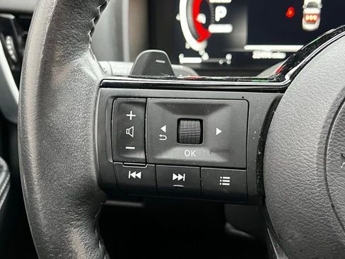 Used 2023 Nissan Rogue Platinum image 16