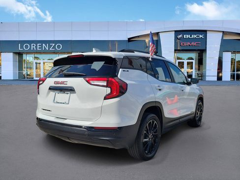 Used 2023 GMC Terrain SLE w/ Driver Convenience Package FWD image 5