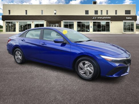 Certified 2025 Hyundai Elantra SE w/ Cargo Package image 1