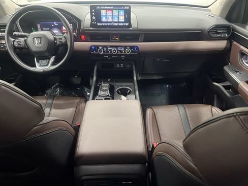 Used 2025 Honda Pilot Elite image 14