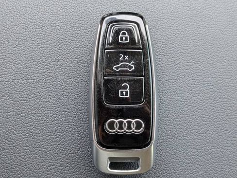 Used 2023 Audi Q8 Premium Plus w/ Premium Plus Package AWD/4WD image 30