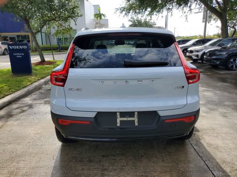 Certified 2026 Volvo XC40 B5 Plus AWD/4WD image 5