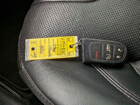 Used 2018 Jeep Cherokee Limited w/ Luxury Group image 36