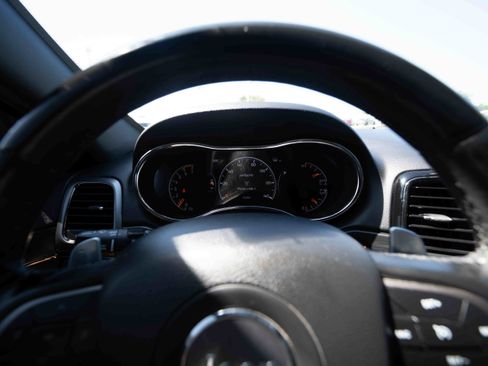 Used 2019 Jeep Grand Cherokee Limited X AWD/4WD image 14