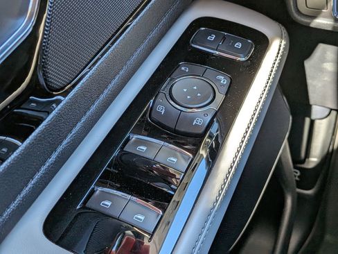 Used 2025 Lincoln Aviator Reserve image 30