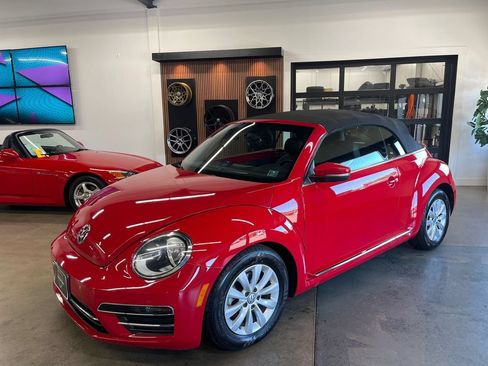 Used 2018 Volkswagen Beetle 2.0T Coast FWD image 4