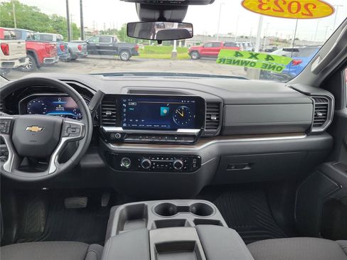 Used 2023 Chevrolet Silverado 1500 LT AWD/4WD image 10