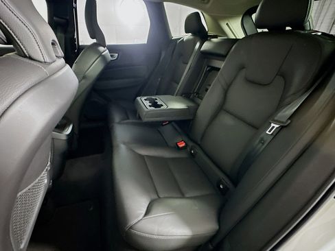 Used 2025 Volvo XC60 B5 Plus image 28