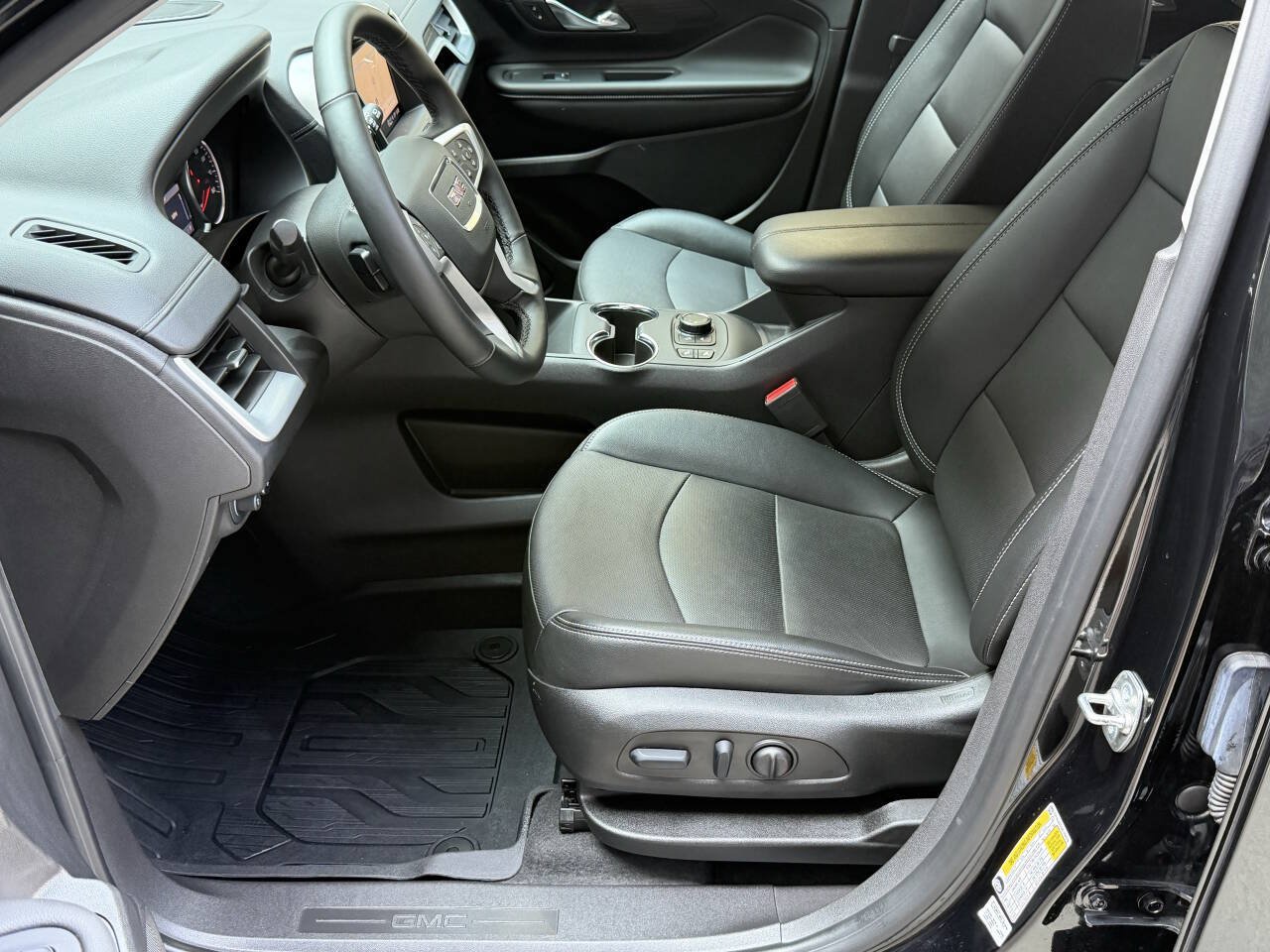 Used 2024 GMC Terrain SLT w/ Infotainment Package II AWD/4WD image 14